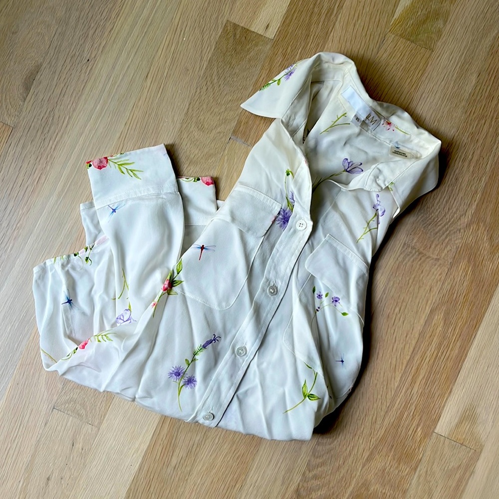 a.m button down silk top (xs)